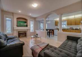 Big family home w/ Deck, Ping Pong, BBQ & Garage Edmonton